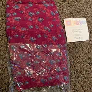BNWT Lularoe Disney inspired rose leggings